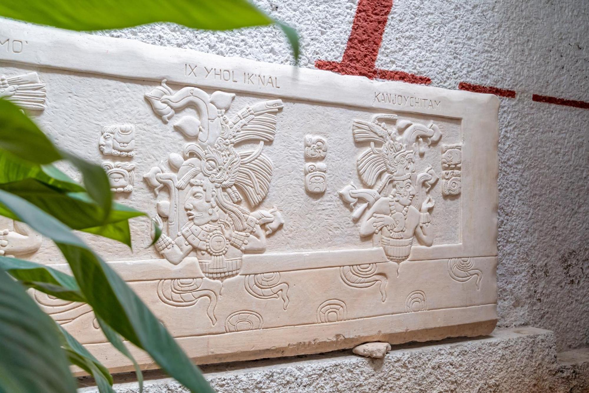 Hotel - Museo Xibalba 3*
