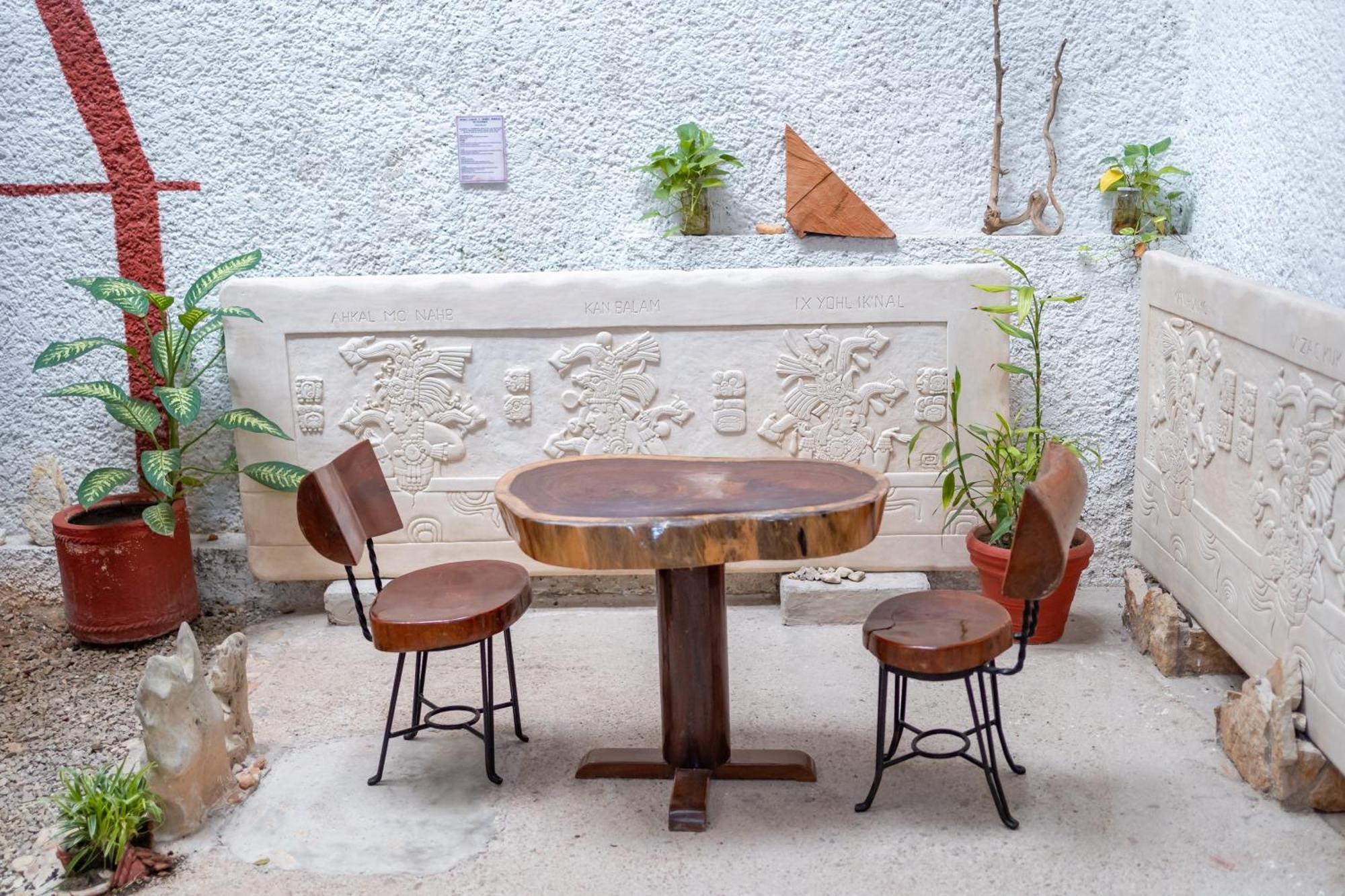 Hotel - Museo Xibalba 3*